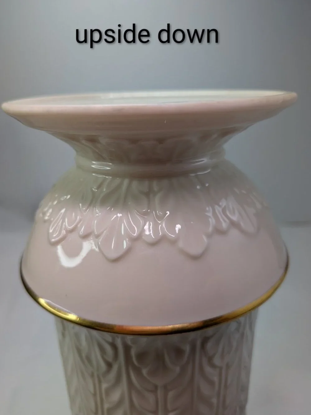 Vintage Lenox Ivory Porcelain Acanthus Leaf Pedestal Vase 24k Gold Trim 9.5”